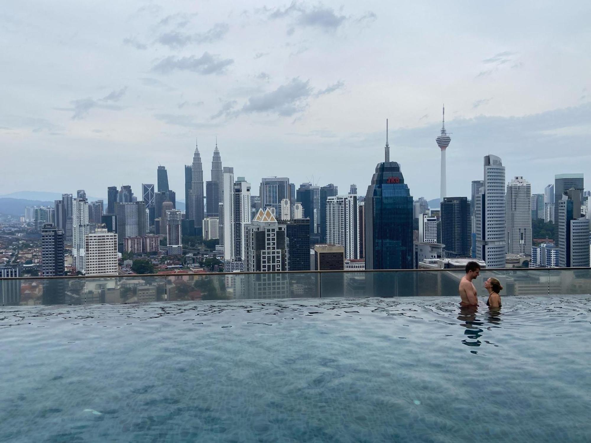 Skypool Kl Free Infinity Pool Over Куала-Лумпур Экстерьер фото